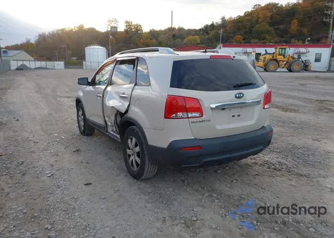 2011 Kia Sorento Lx from USA, damaged, VIN 5XYKTCA18BG143901
